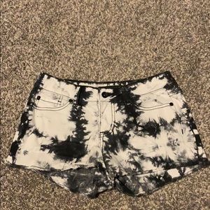 Black heart low-rise shorts